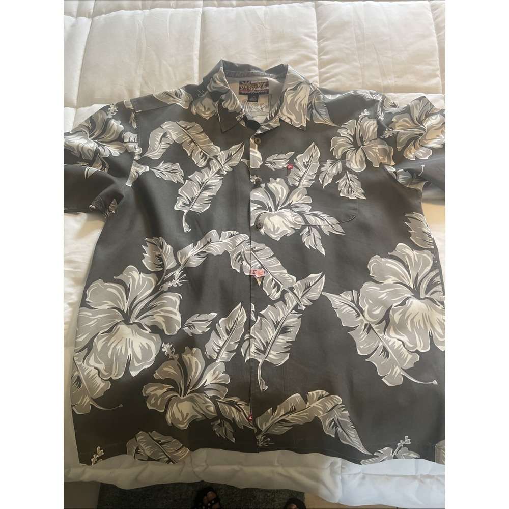 Qwiksilver Bard riding hawaiian shirts for men Size large. Gray and White